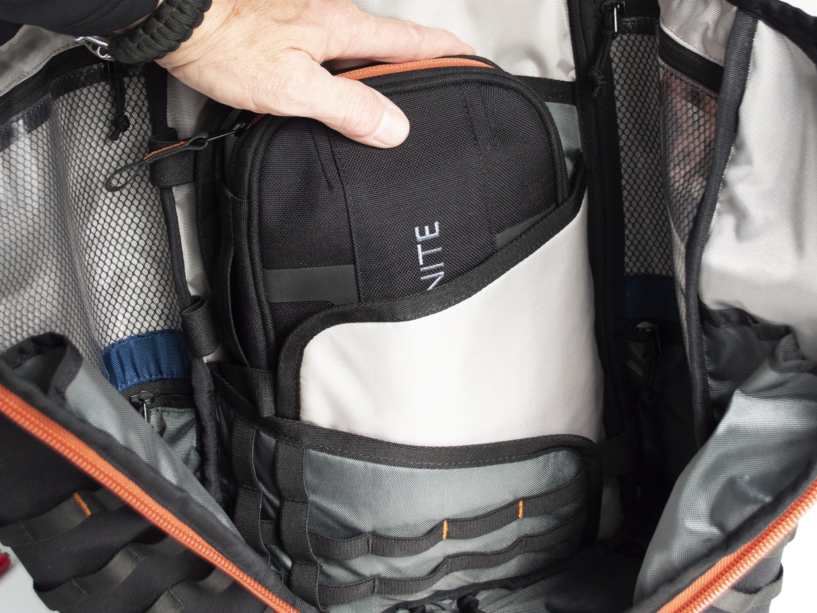 SUMMIT L POUCH