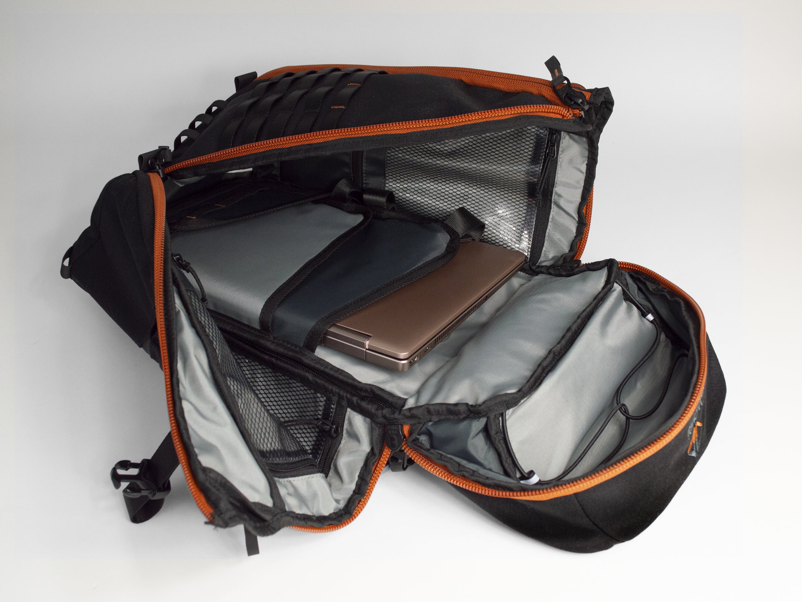 RAINIER QUAD ZIP BACKPACK