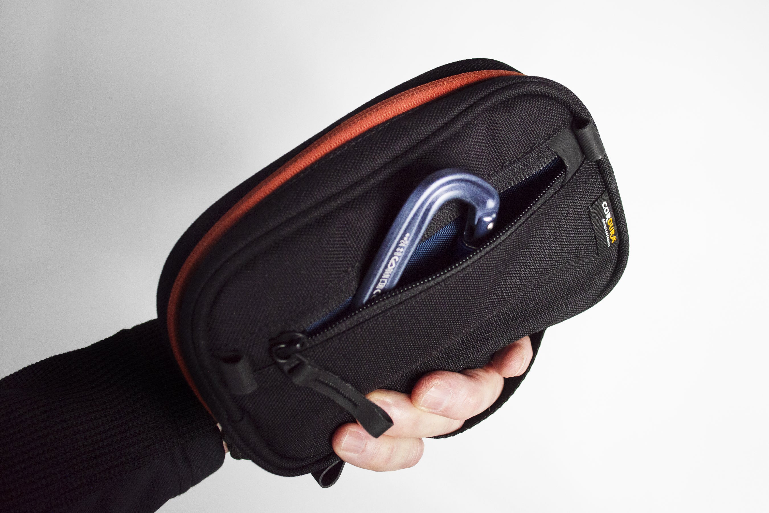SUMMIT L POUCH