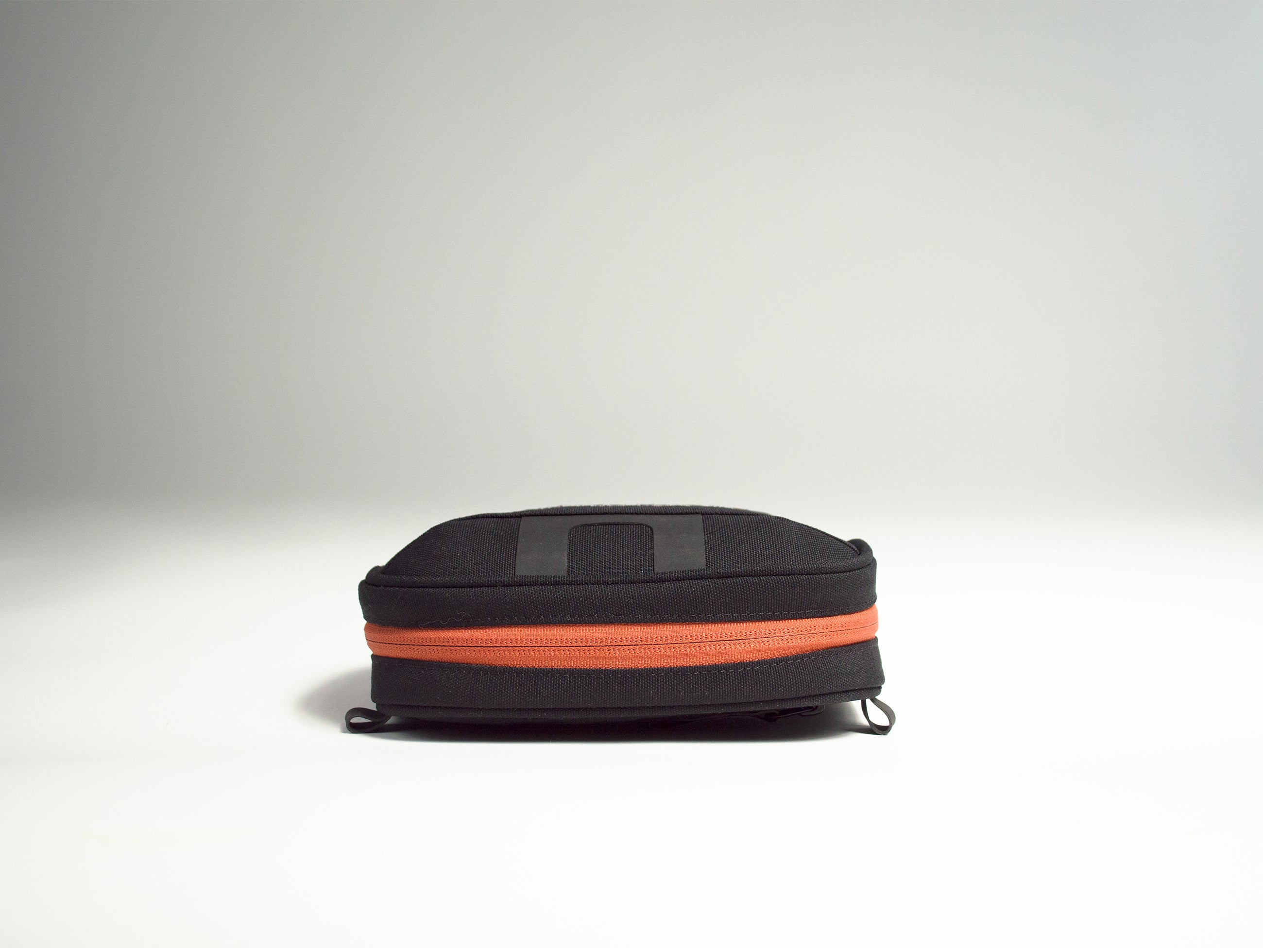 SUMMIT S POUCH