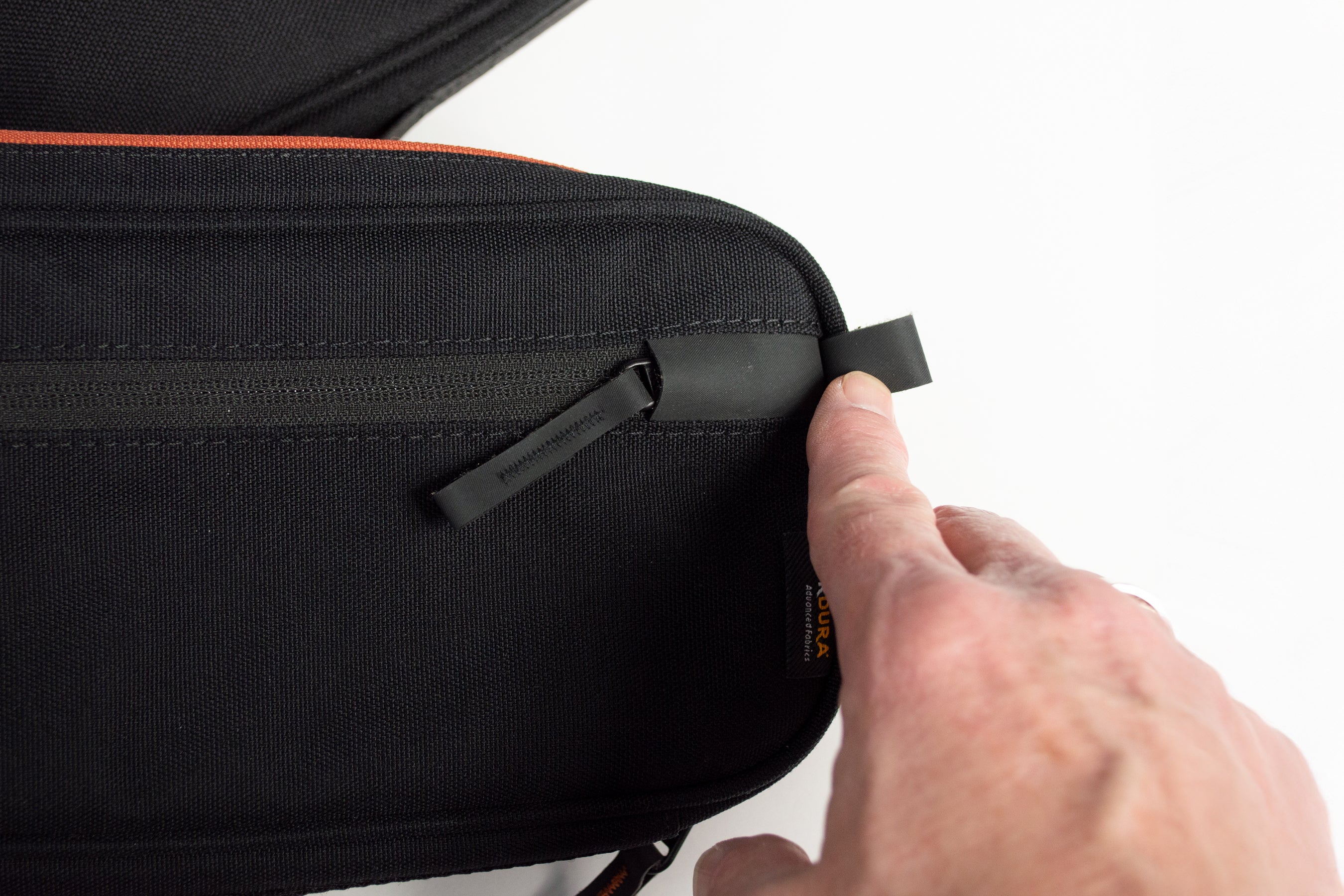 SUMMIT S POUCH